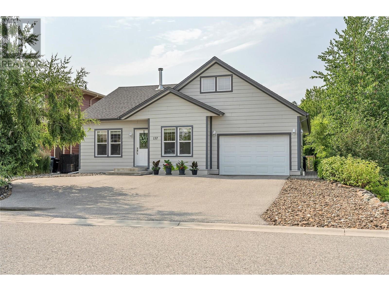 137 Walton Cres, Summerland, BC V0H 1Z8