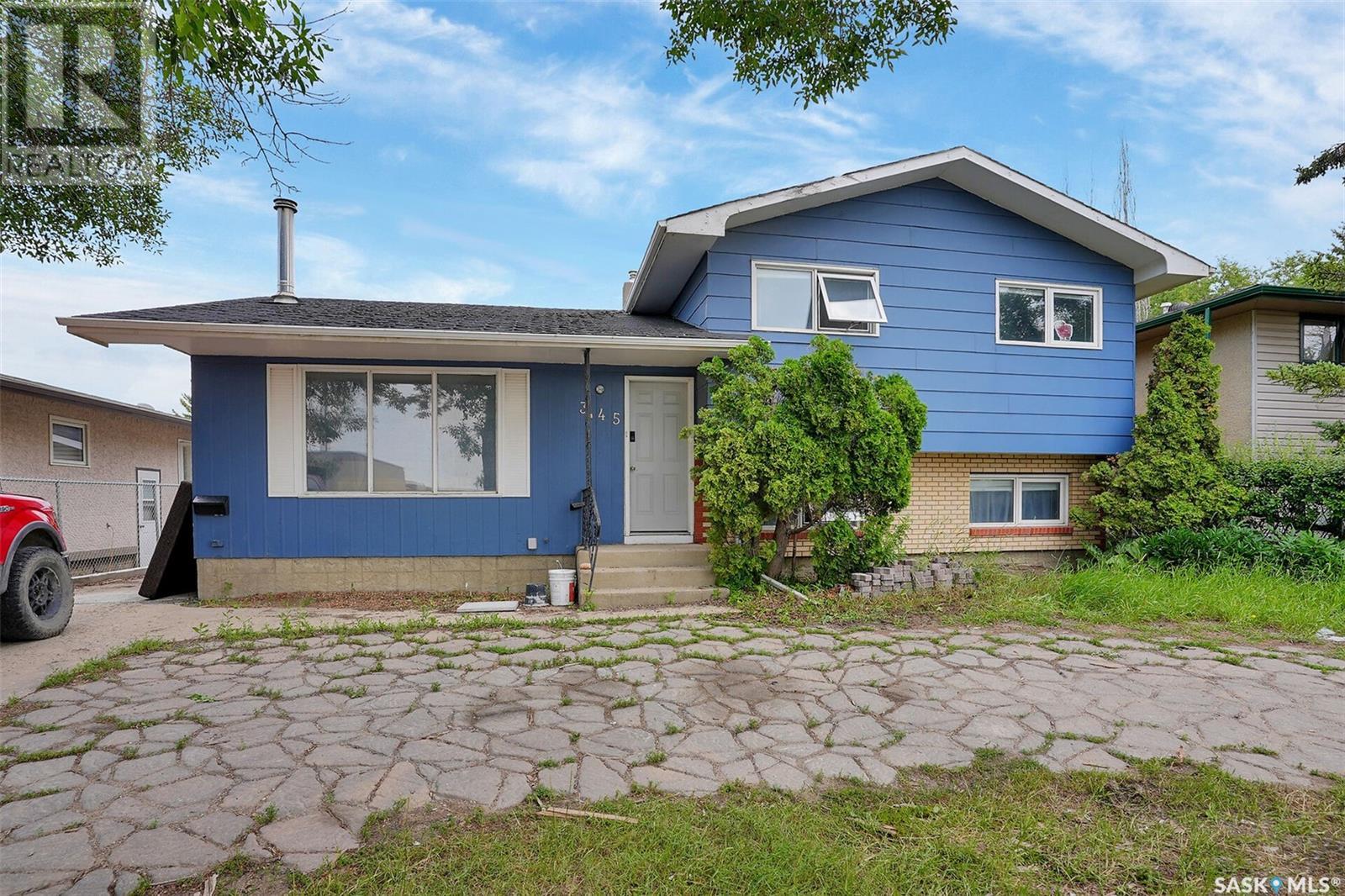 345 Mccarthy Blvd N, Regina, SK S4R 5R3