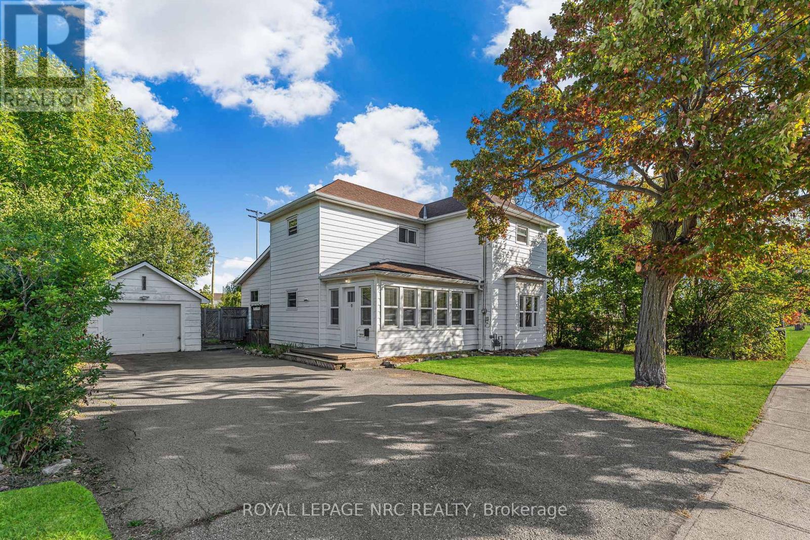 204 Gilmore Rd, Fort Erie, ON L2A 2M3