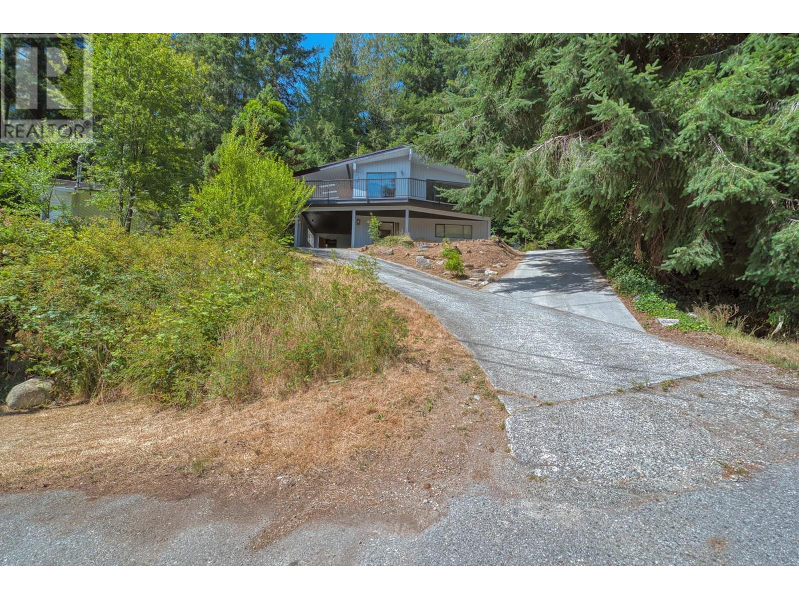 5713 Salmon Dr, Sechelt, BC V0N 3A0