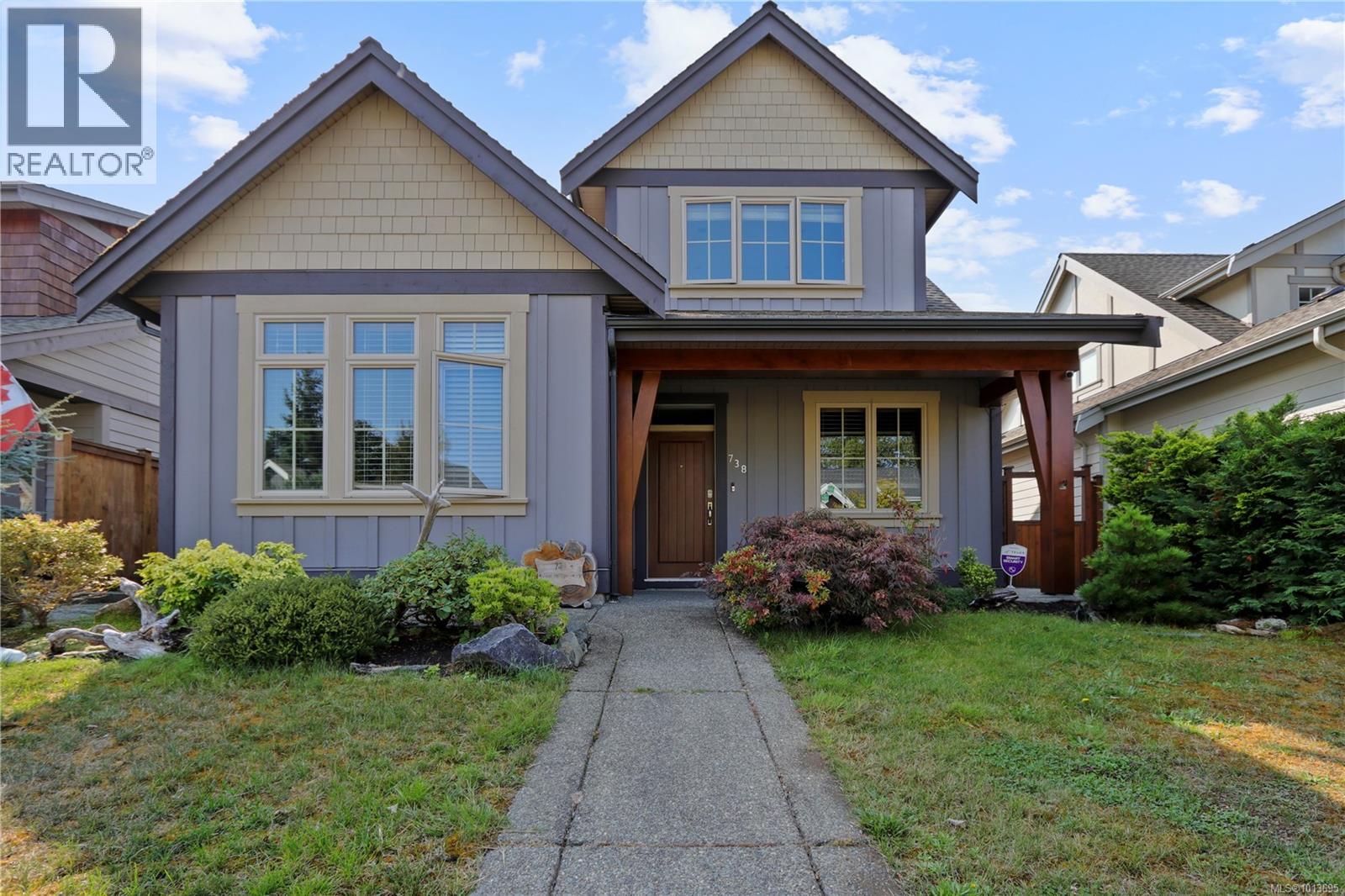 738 W Ridge Way, Qualicum Beach, BC V9K 0A9