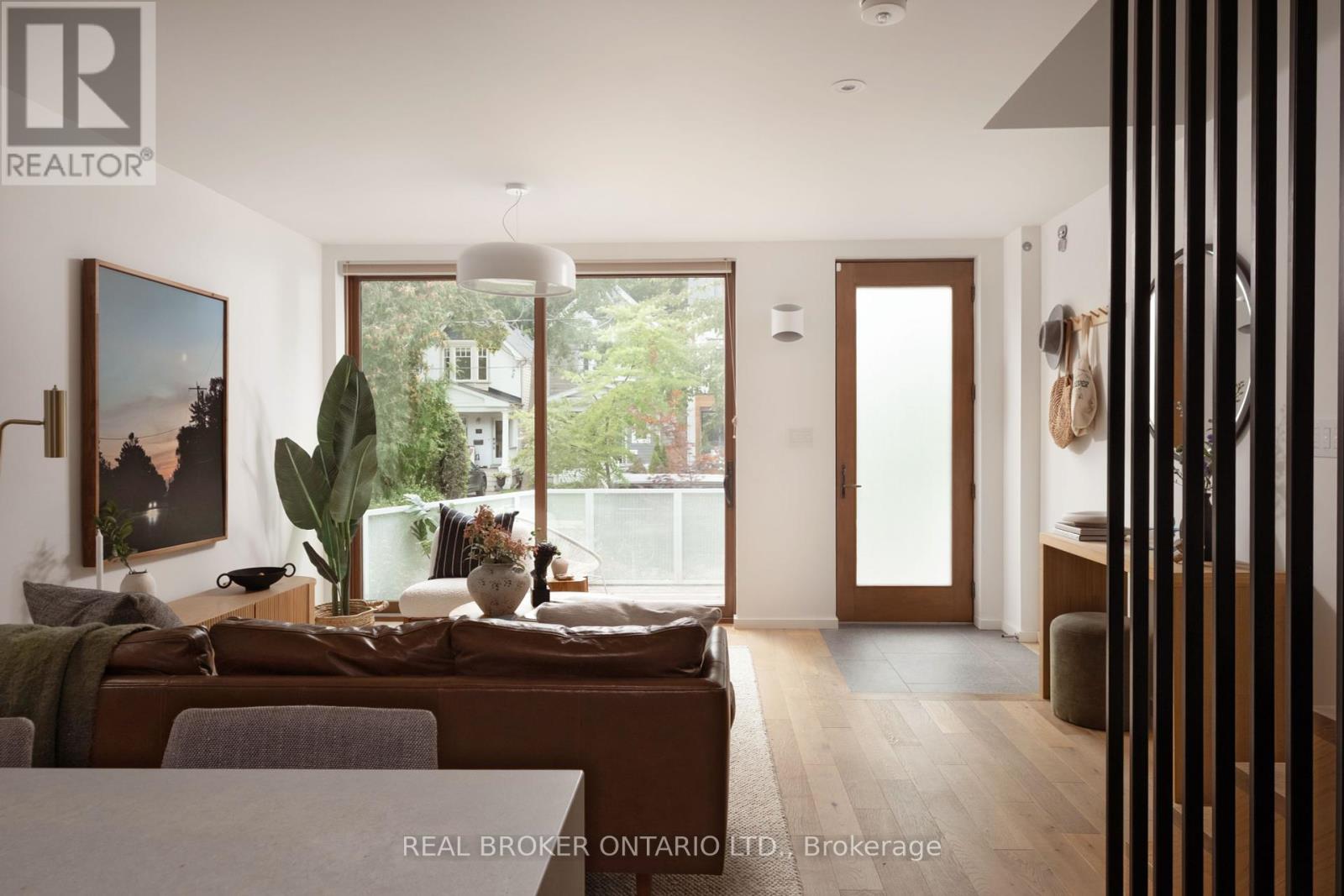 79 Eaton Ave A Ave, Toronto, ON M4J 2Z4