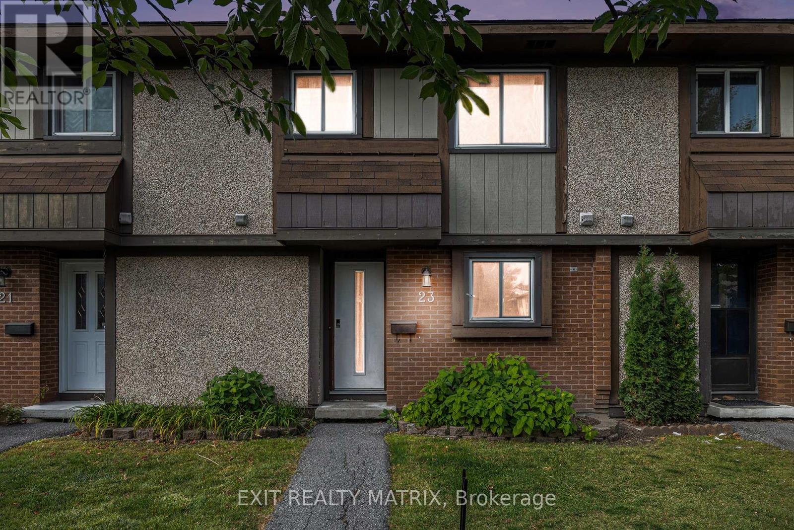 23 Pickford Dr, Ottawa, ON K2L 2C1
