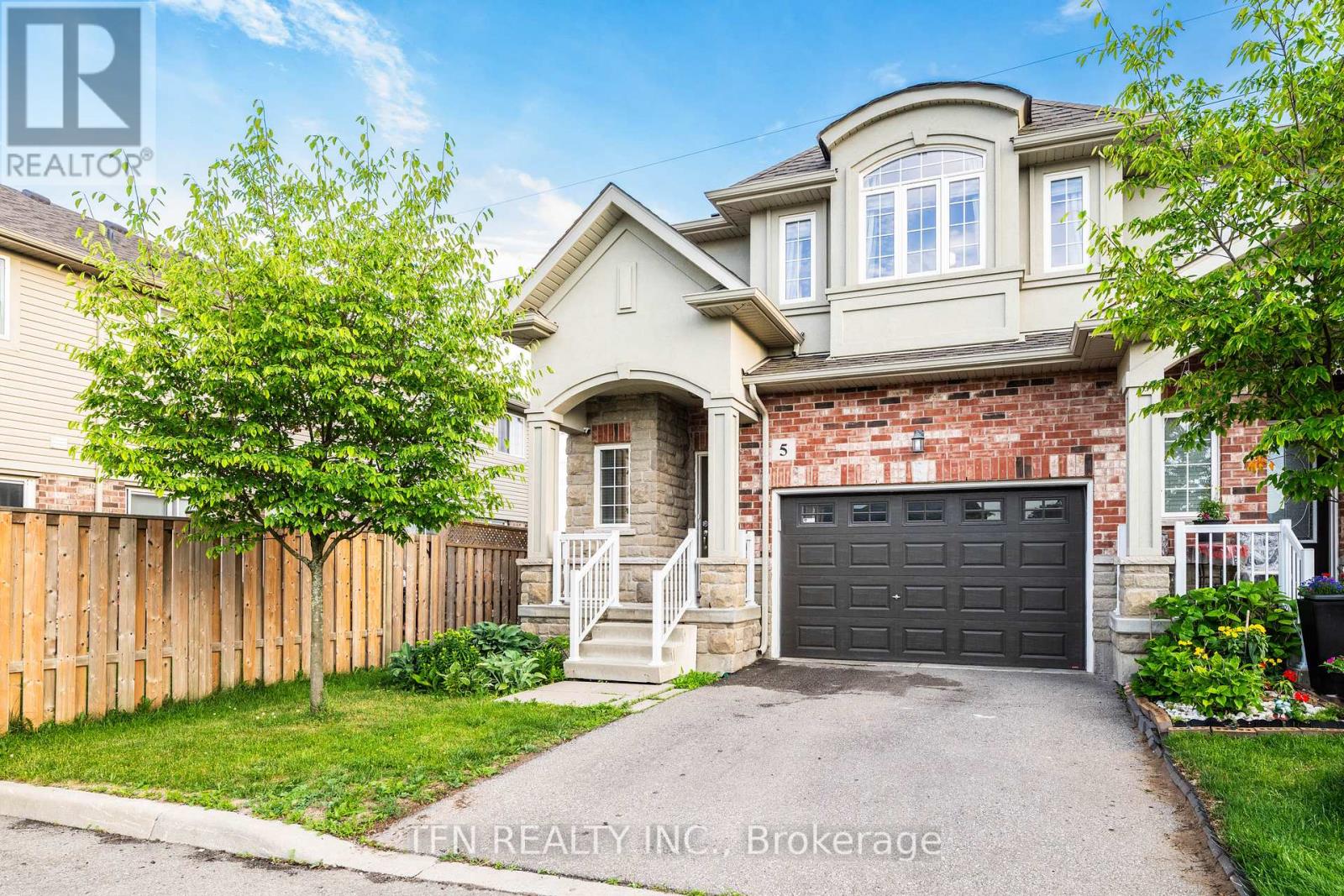 5 73 Medici Ln, Hamilton Carpenter, ON L9B 0H2