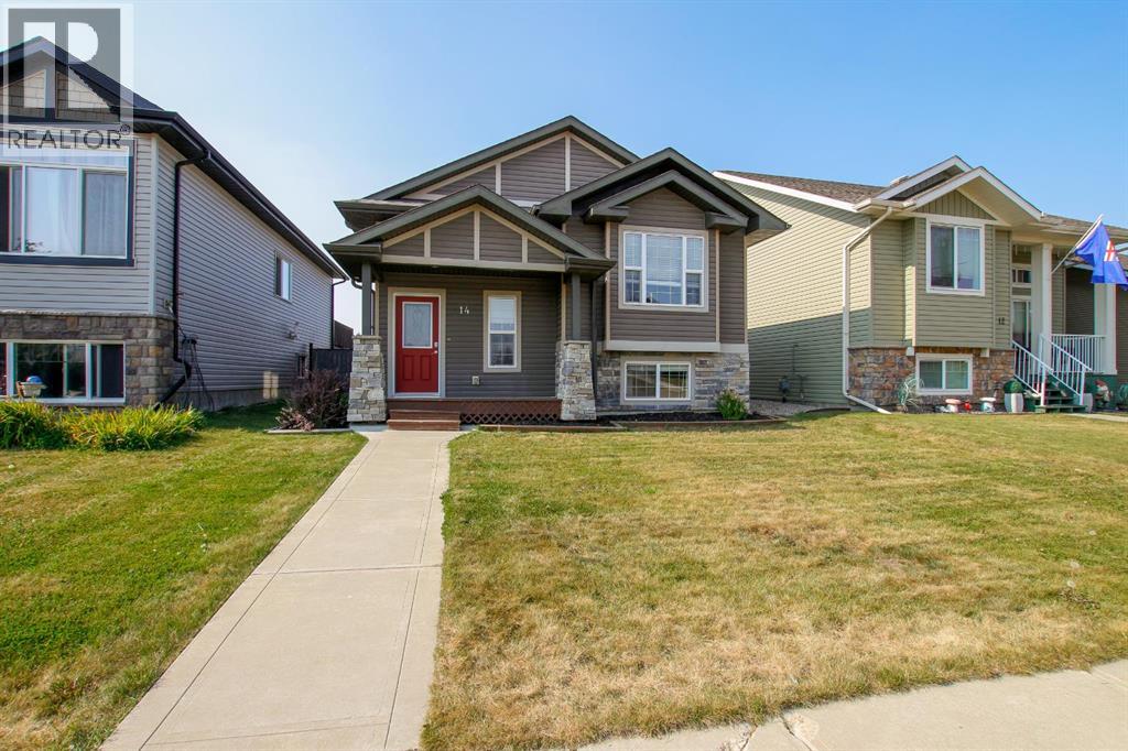 14 Radcliff Way, Sylvan Lake, AB T4S 0K1