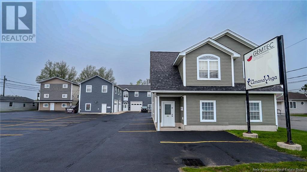 587-589 Rothesay Ave, Saint John, NB E2H 2G9