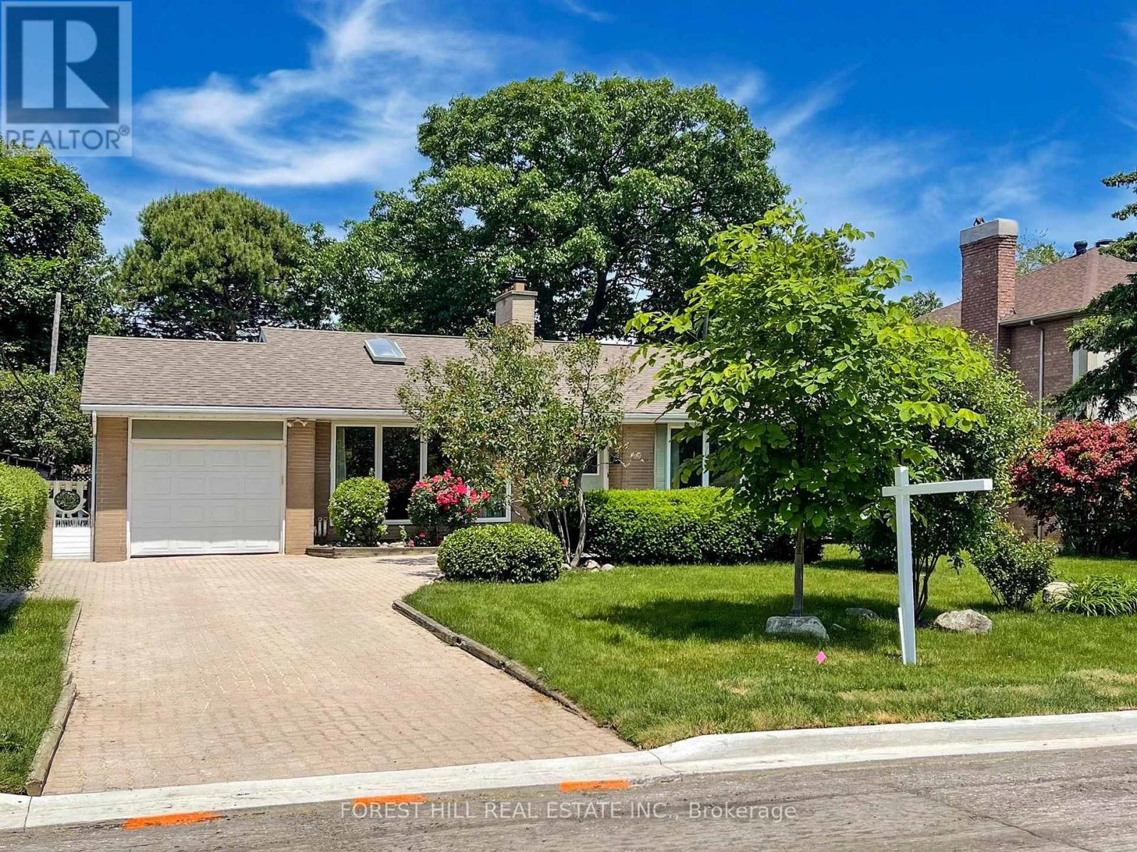 46 Chelford Rd, Toronto, ON M3B 2E5