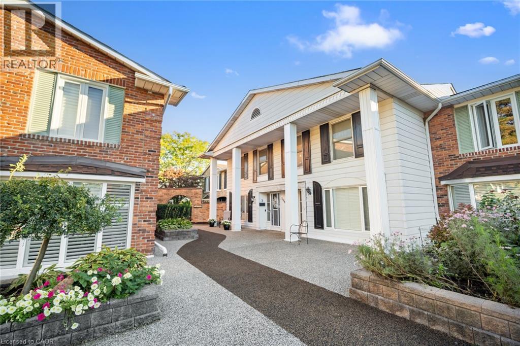 2058 Brant Street Unit 3, Burlington, ON L7P 3A6