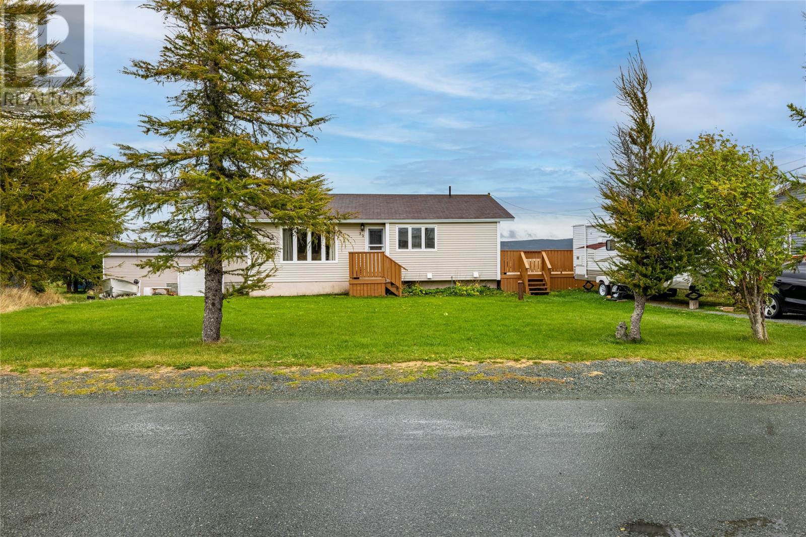 32 Lynchs Ln, Torbay, NL A1K 1A6