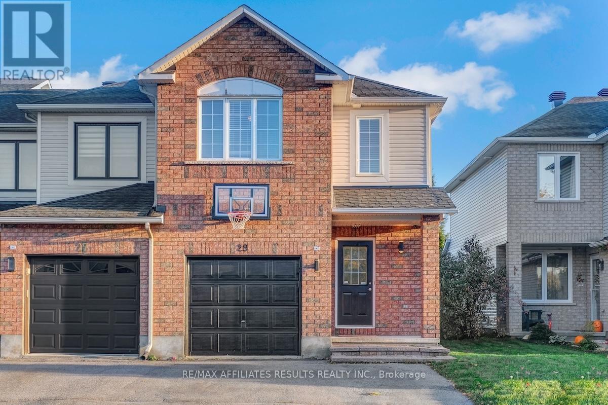 29 Calaveras Ave, Ottawa, ON K2J 4Z8