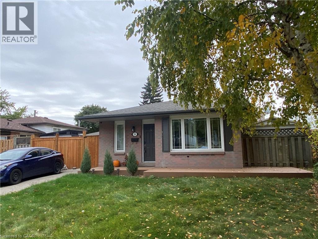 24 Queenslea Dr, Hamilton, ON L8W 1G1