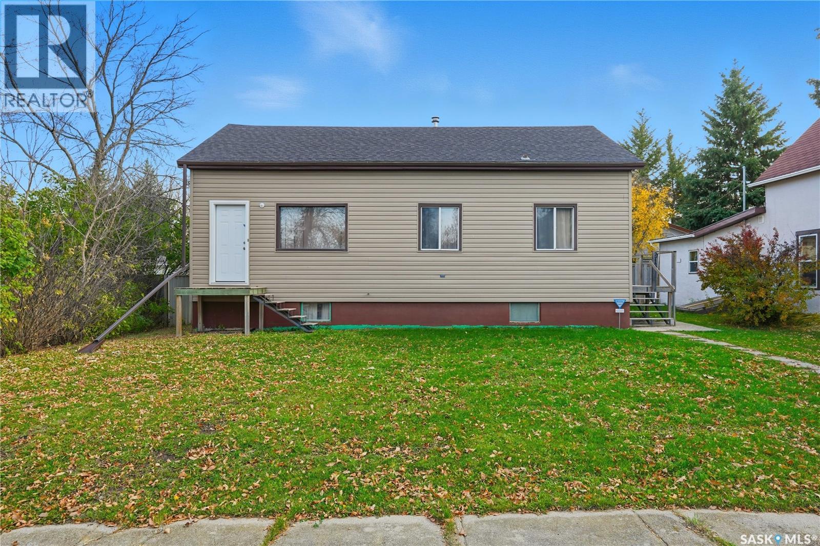 215 Campkin St, Francis, SK S0G 1V0