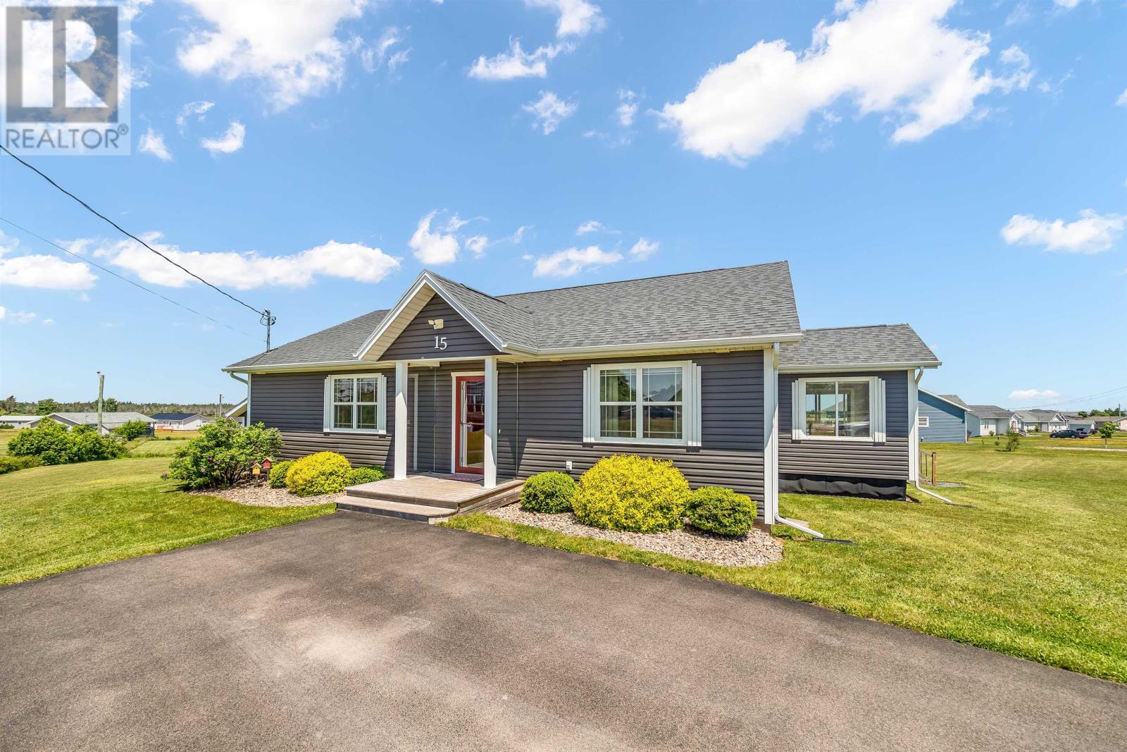 15 Estates Way, Brackley Beach, PE C1E 2R4