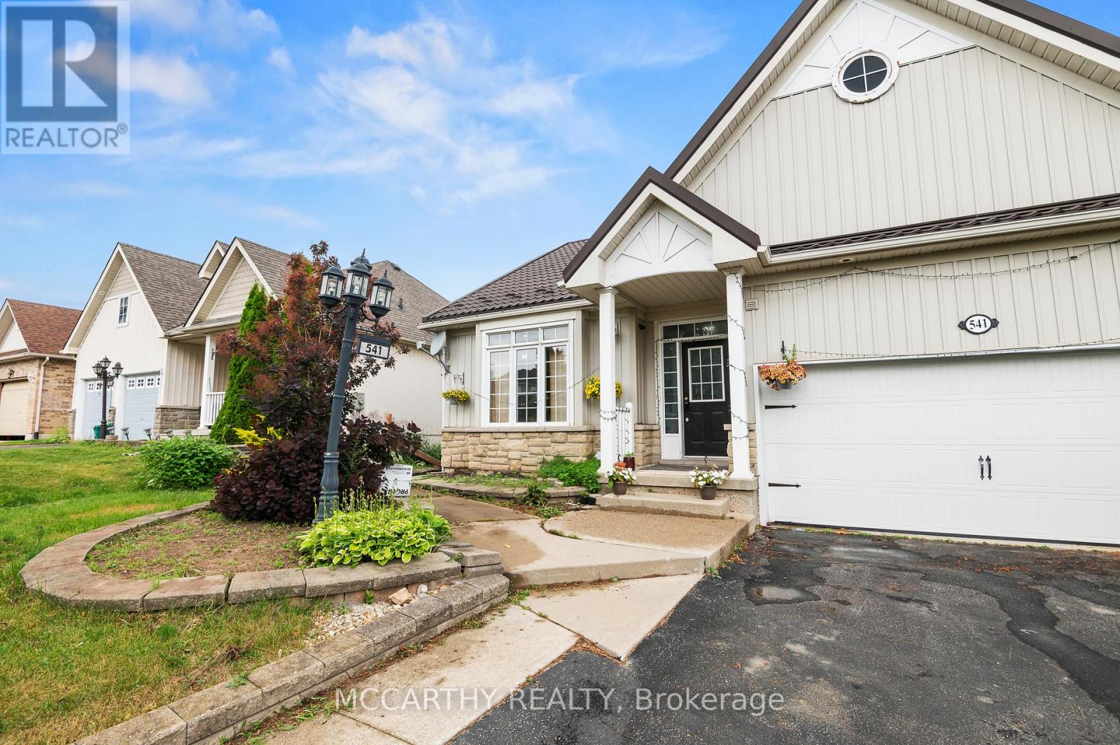 541 Fiddle Park Ln, Shelburne, ON L9V 3B9