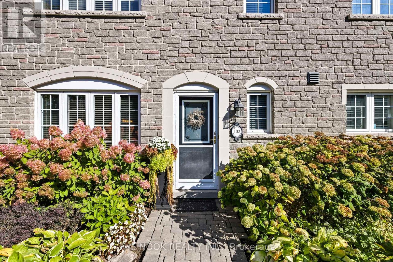 102 1995 Royal Rd, Pickering, ON L1V 6V9