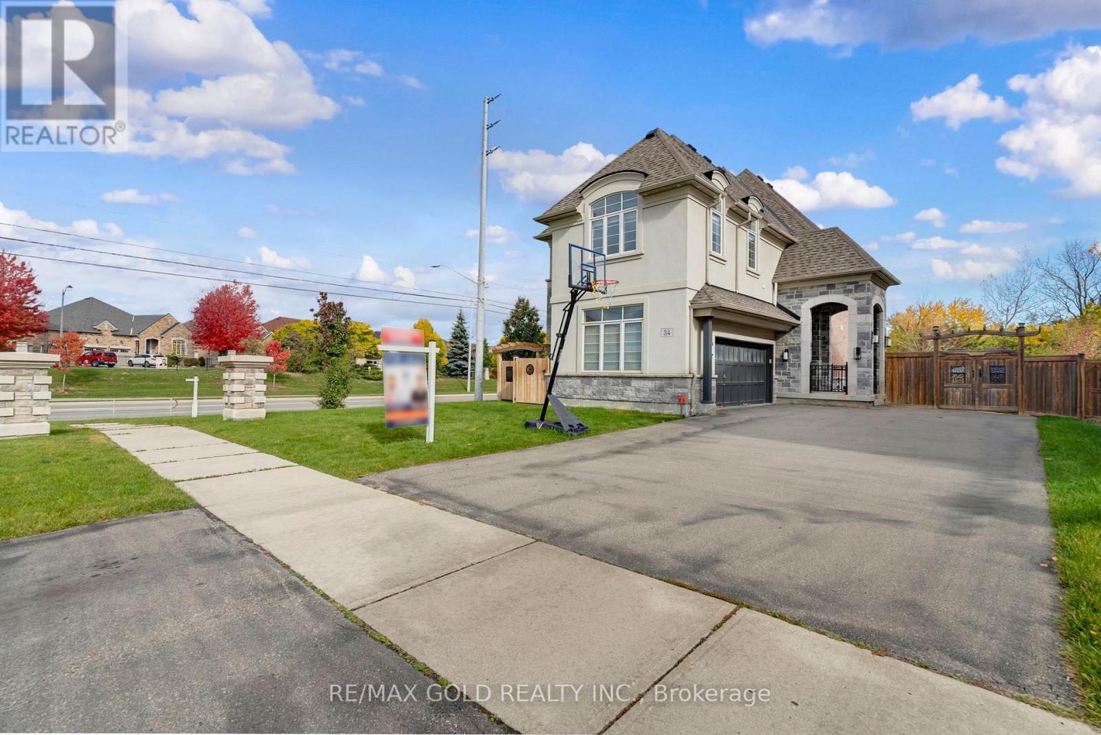 34 Rhapsody Cres, Brampton, ON L6P 4E8