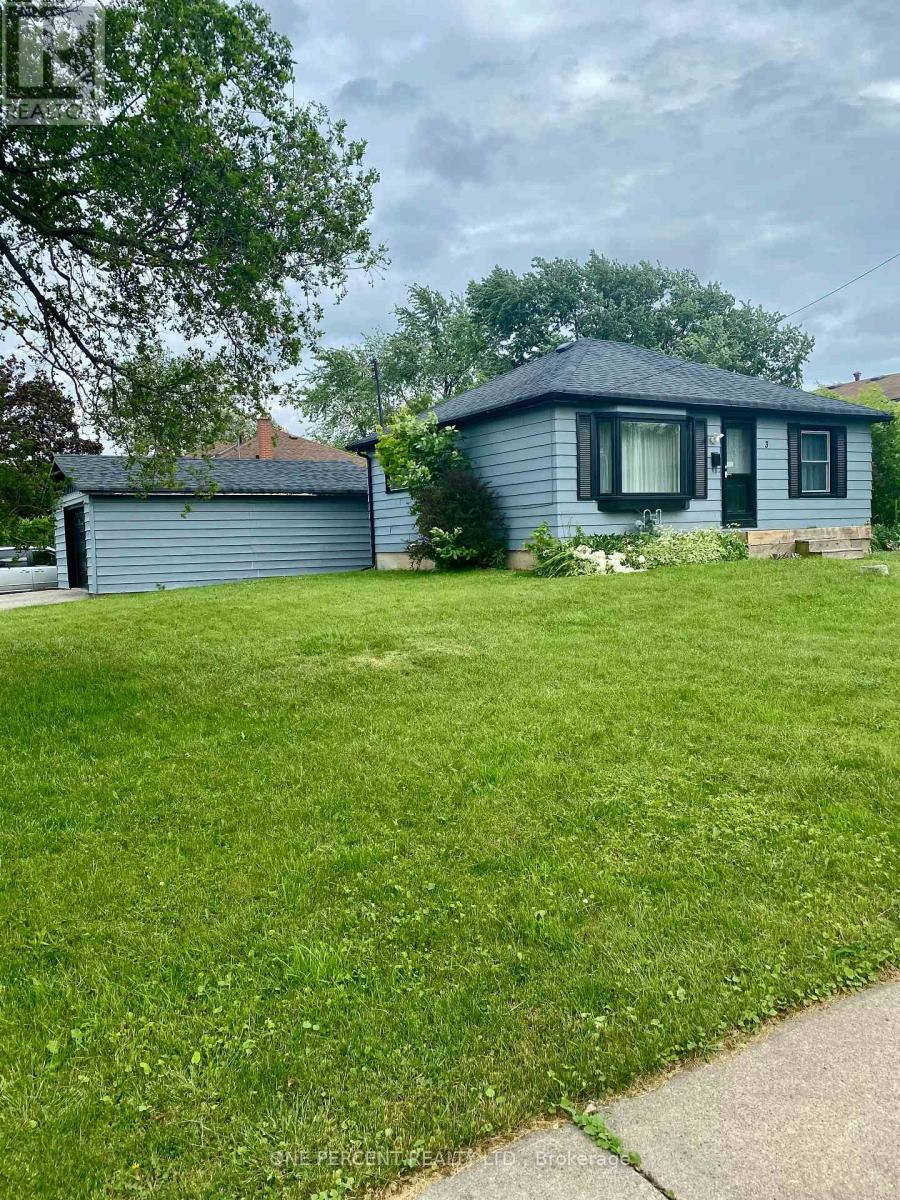 3 Maitland Ave, Hamilton, ON L9A 3J4
