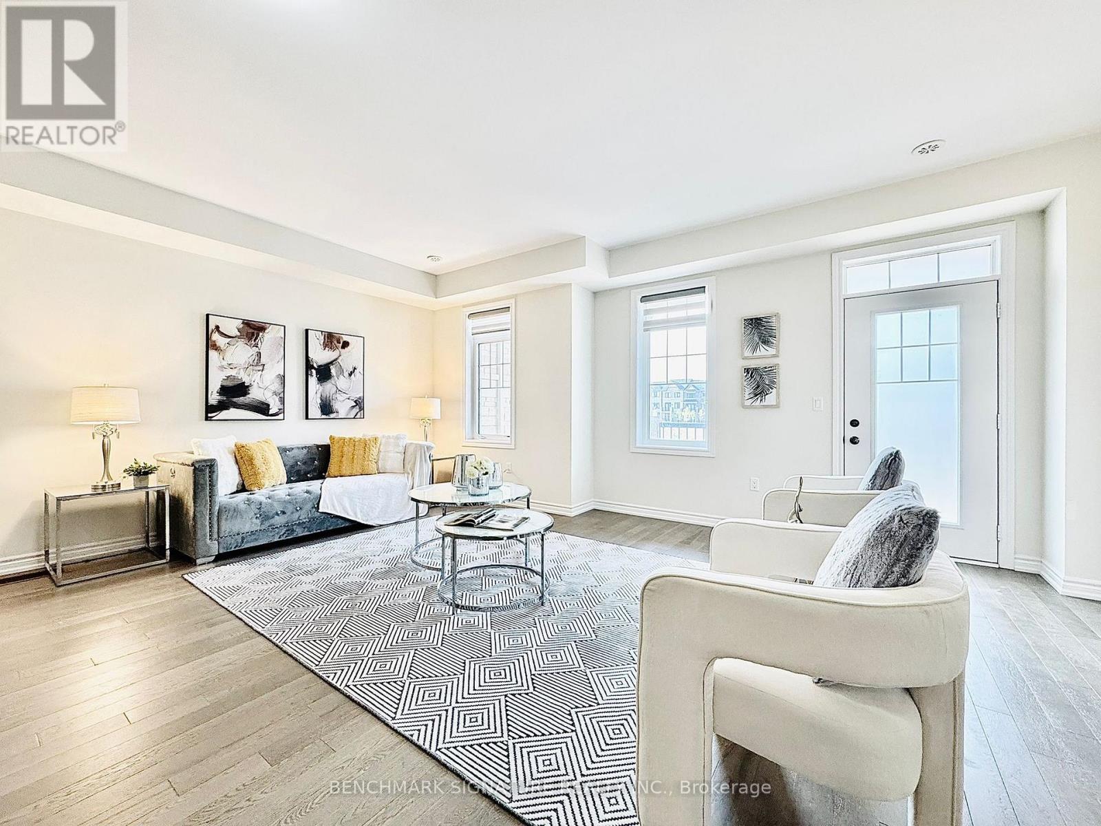 29 George Peach Ave, Markham, ON L6C 0Z2