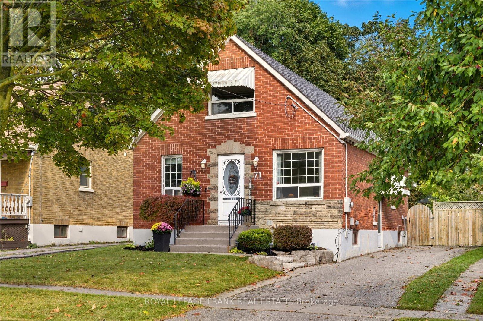 71 Lasalle Ave, Oshawa, ON L1H 5Y3