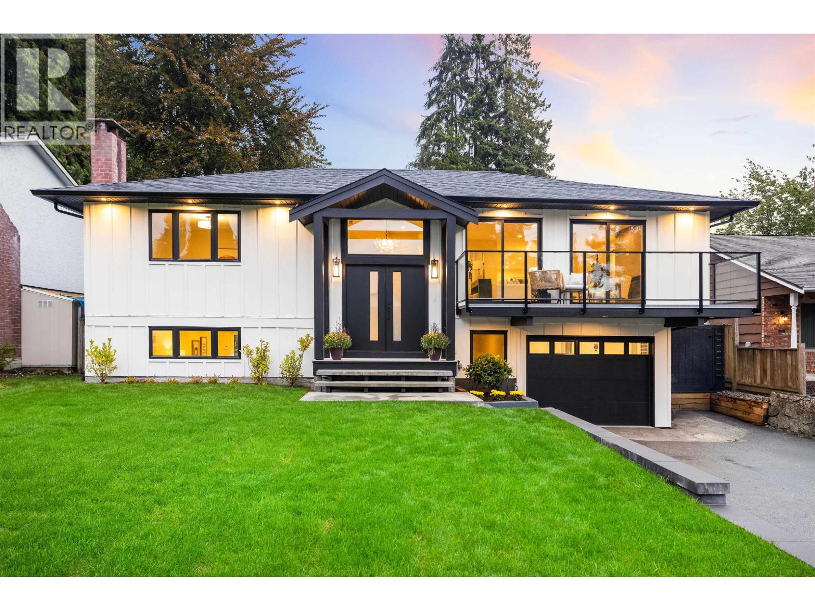 2654 Masefield Rd, North Vancouver, BC V7K 1Z9
