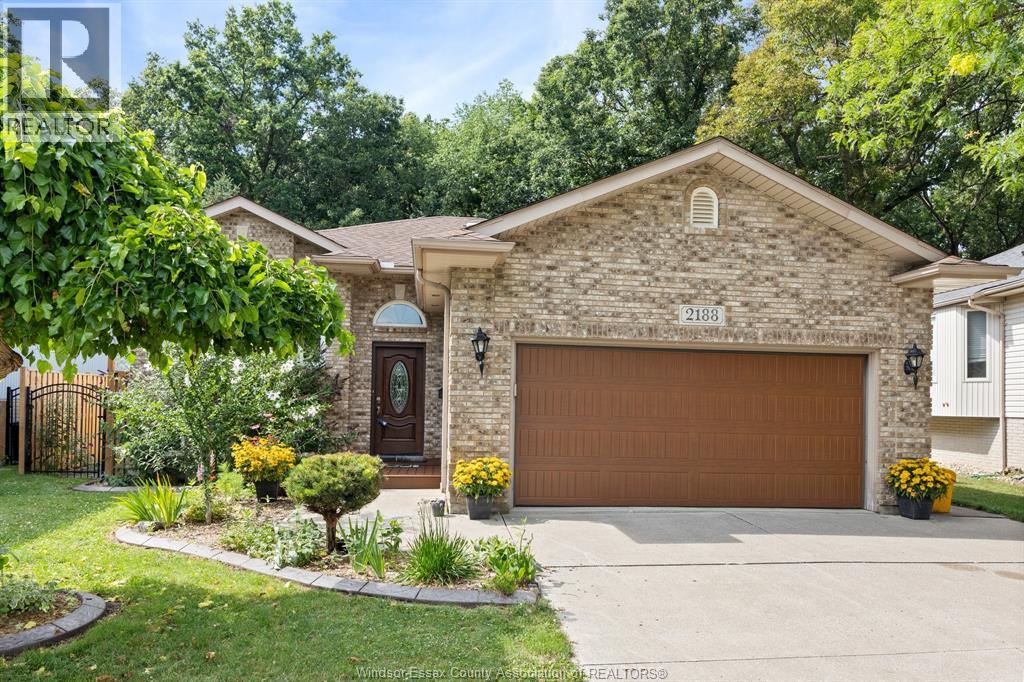 2188 Amy Lynn Park, Windsor, ON N9E 4N2