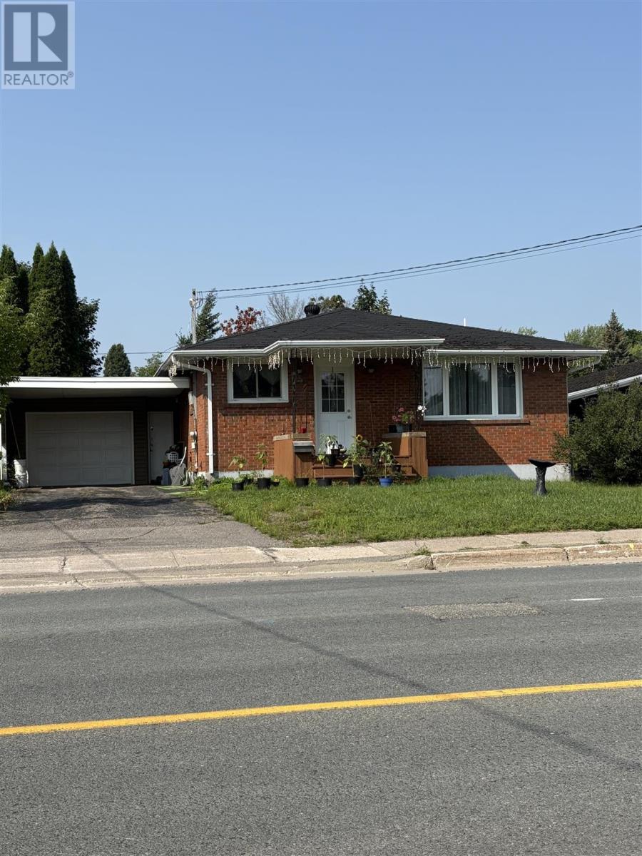 1540 Wellington St E, Sault Ste. Marie, ON P6A 2R4