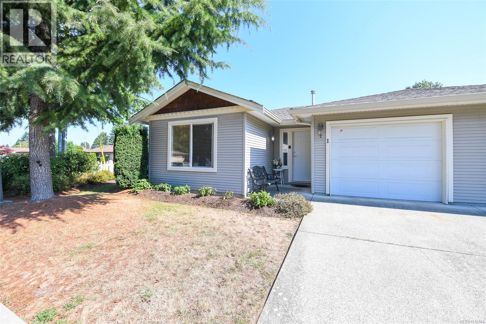 1050 8th St Unit 1 St, Courtenay, BC V9N 4A5
