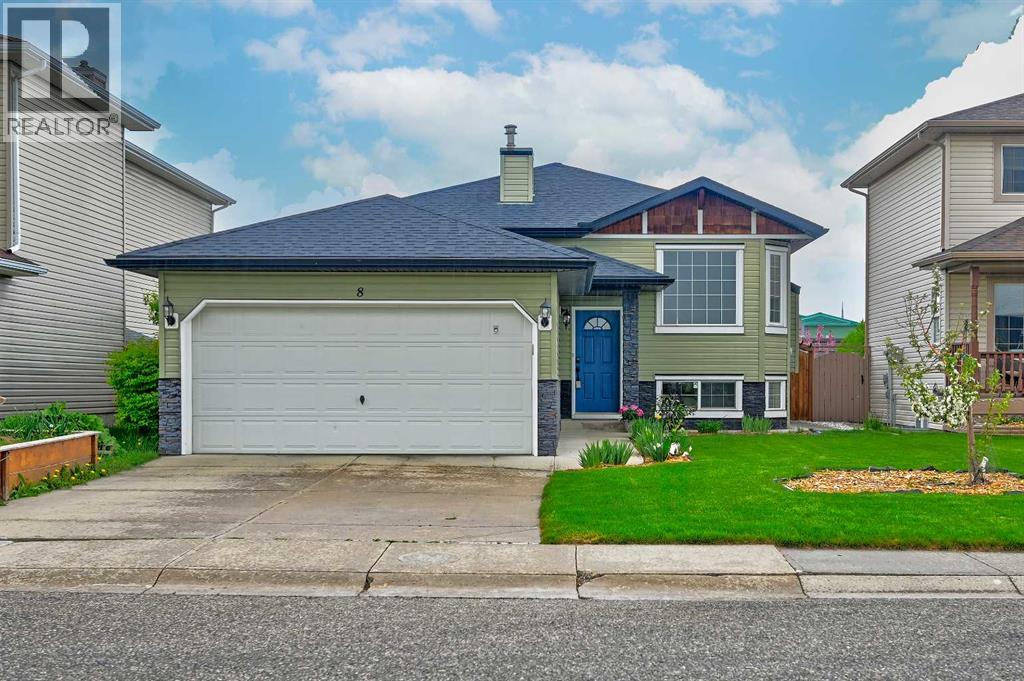 8 Canoe Cir SW, Airdrie, AB T4B 2L7