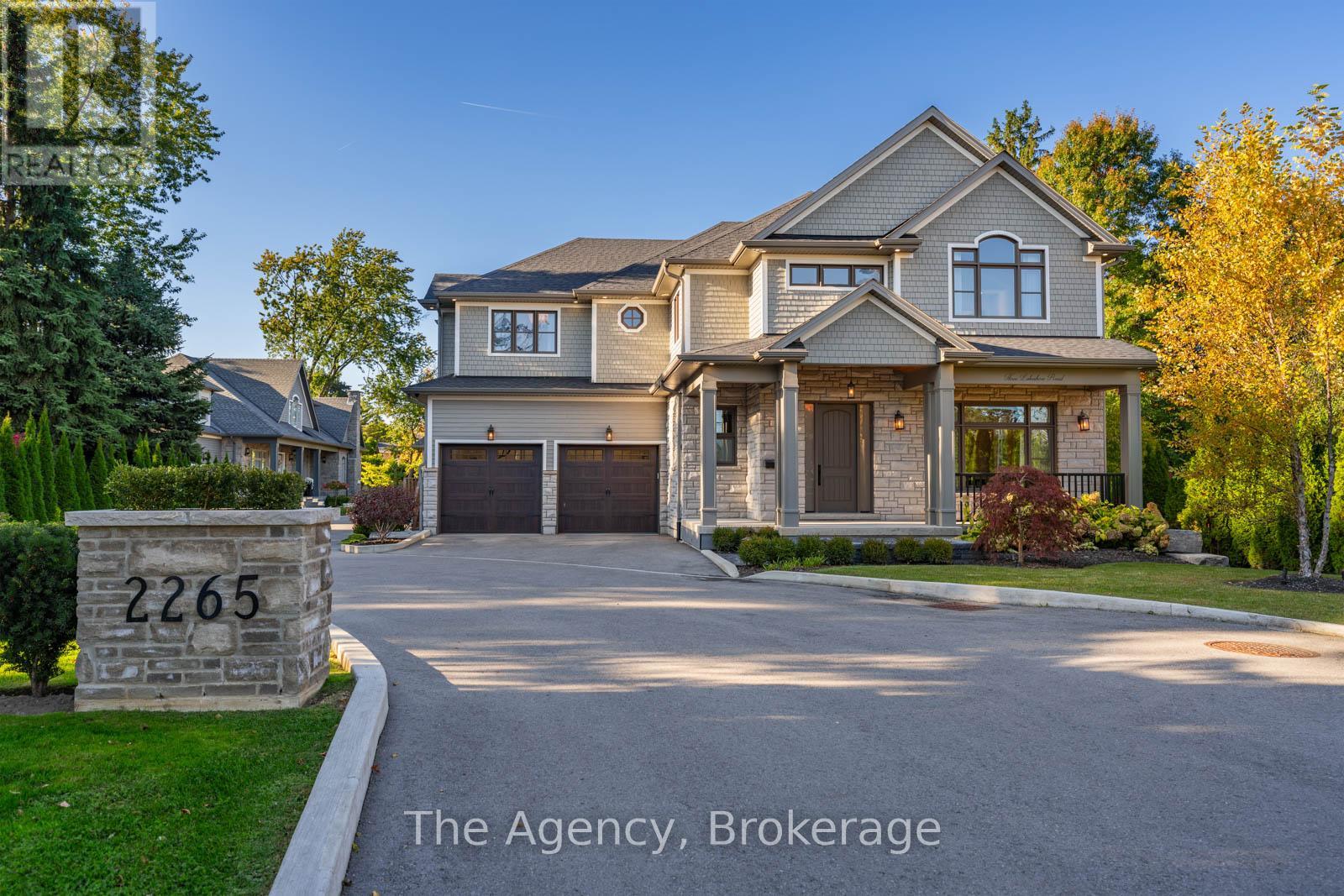 3 2265 Lakeshore Rd, Burlington, ON L7R 1B1