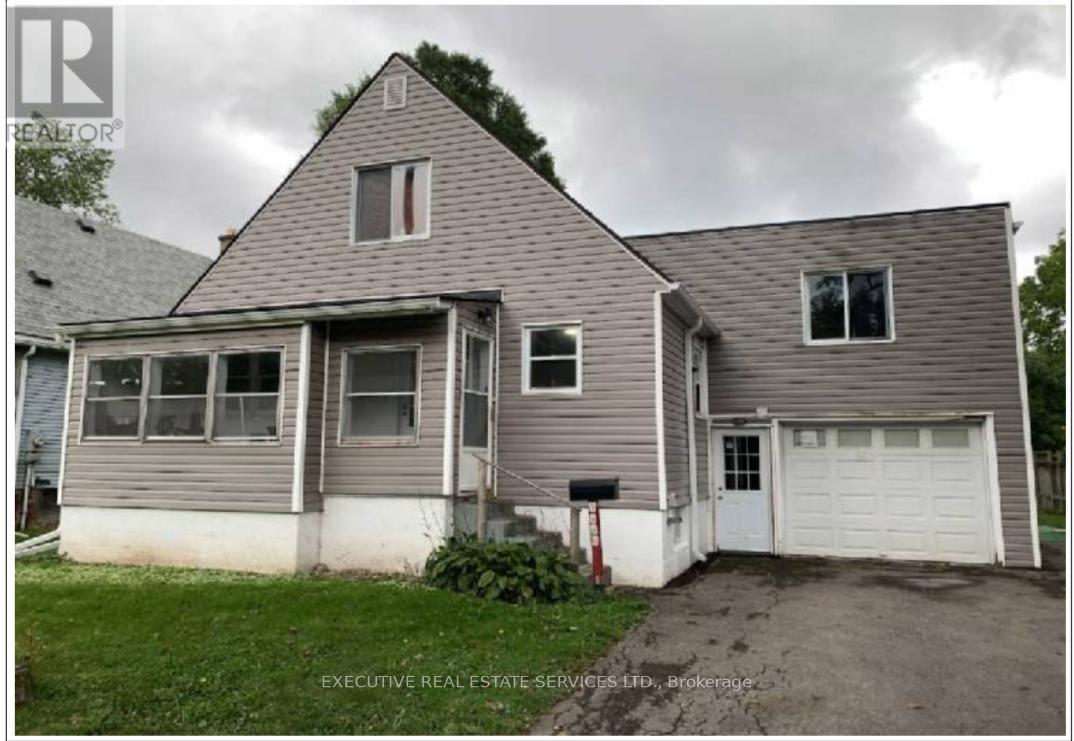 5460 Royal Manor Rd, Niagara Falls, ON L2G 1E3