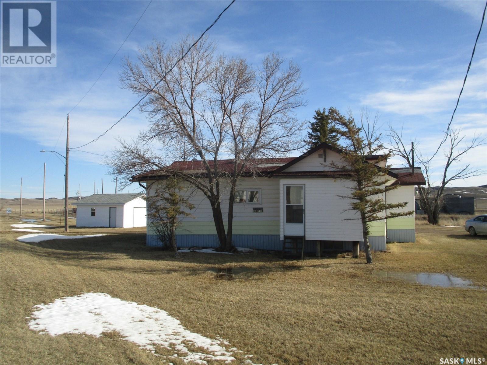 200 Apt 2 Hwy, Rockglen, SK S0H 3R0 MLS SK968044 Houseful