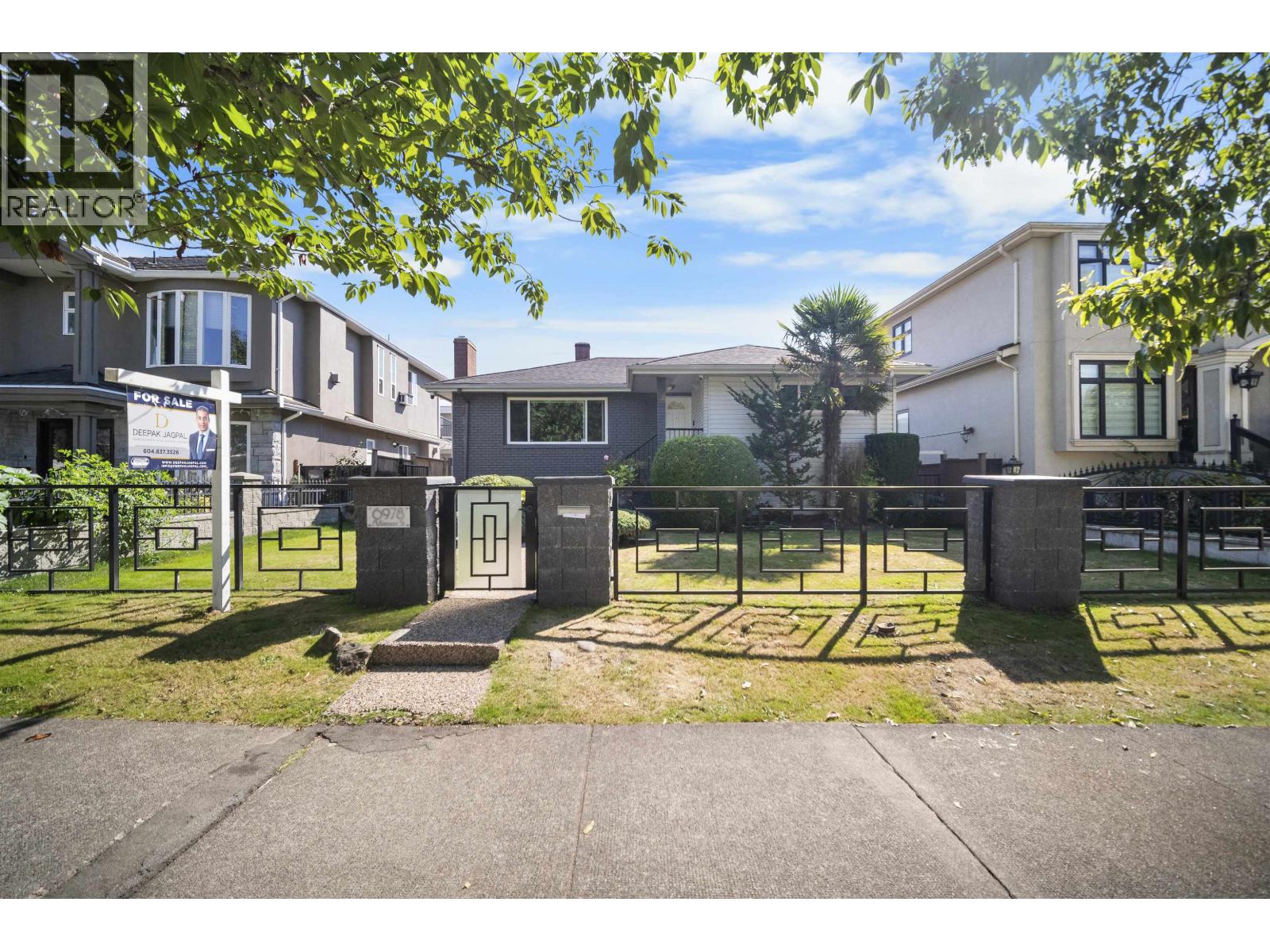 6978 Mckinnon St, Vancouver, BC V5S 3G5