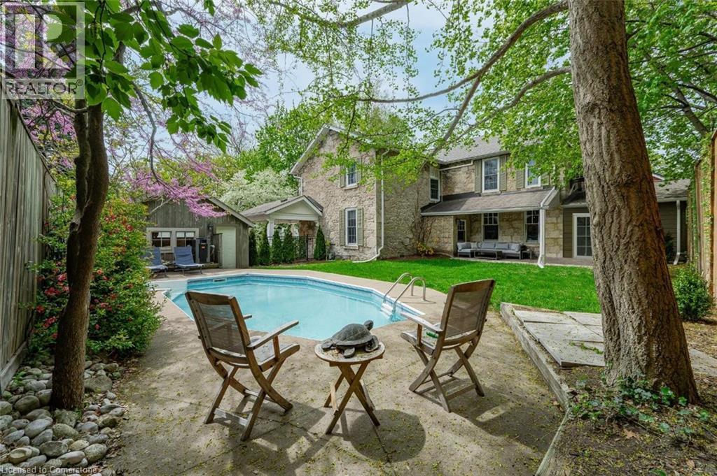 15 Liverpool St, Guelph, ON N1H 2K8
