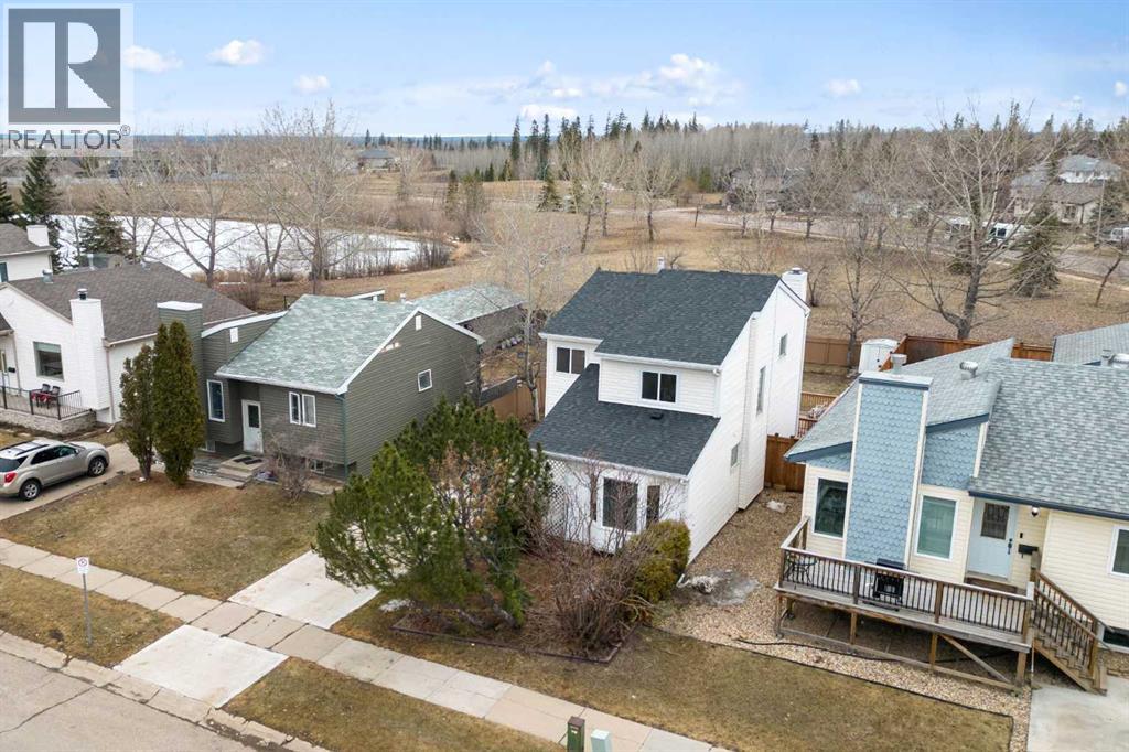 121 Brooks Pl, Fort Mcmurray, AB T9K 2E8