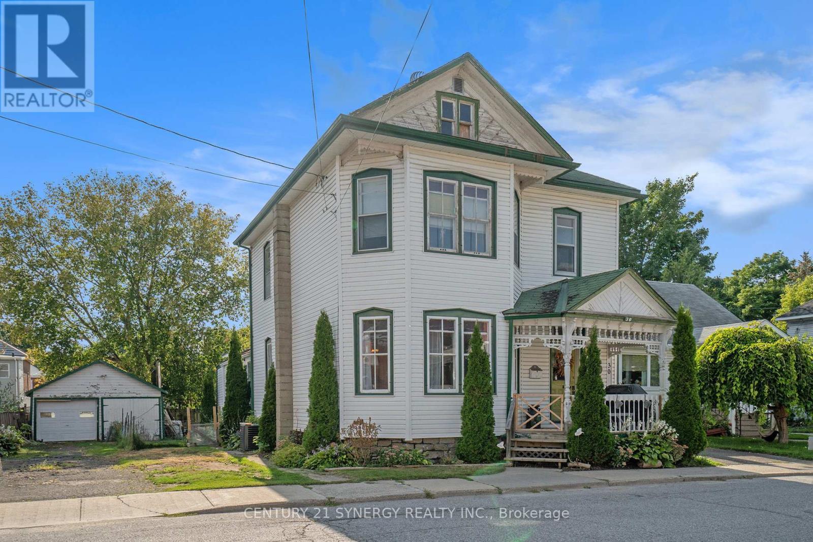 30 Kensington Ave, Smiths Falls, ON K7A 2K5