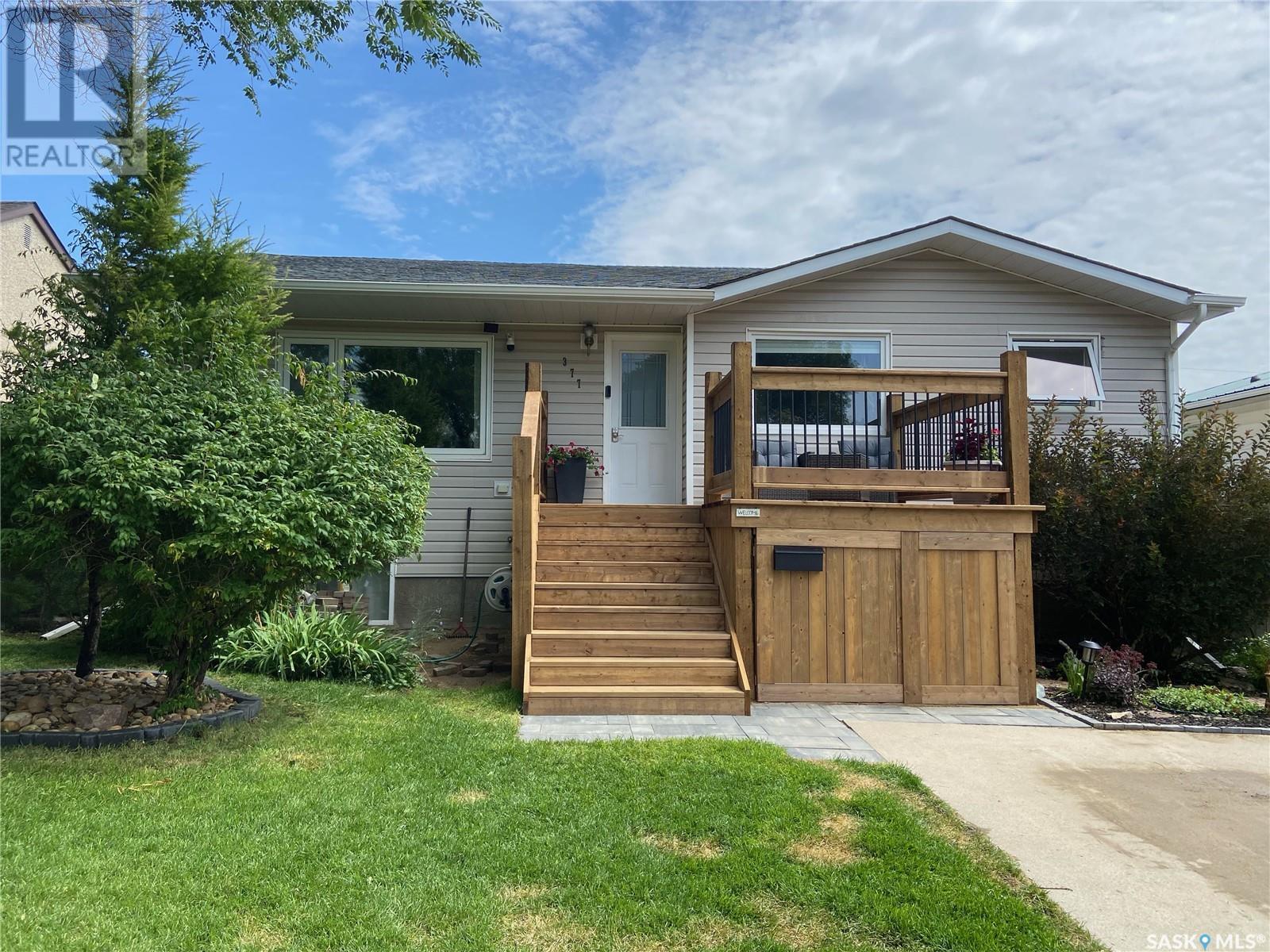 377 8 Avenue Northwest, Swift Current, SK S9H 0Z9