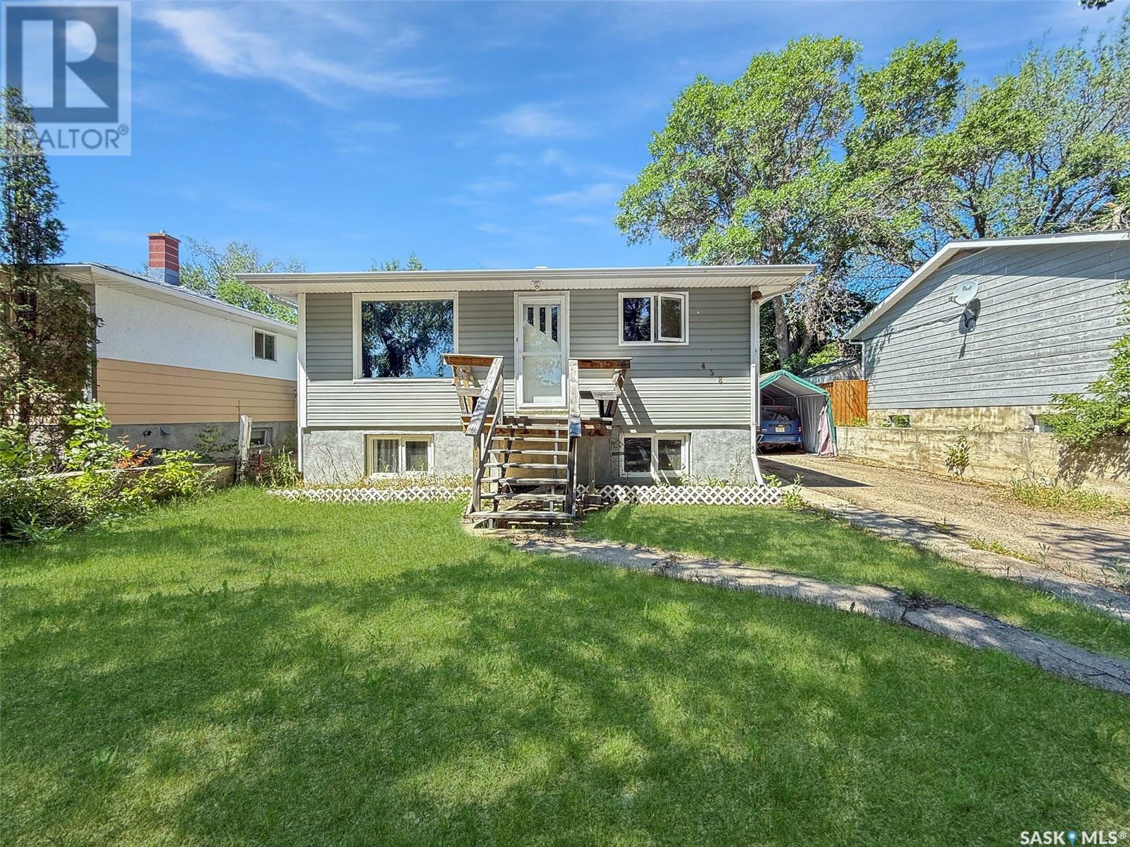 458 6 Avenue Northwest, Swift Current, SK S9H 0Y3