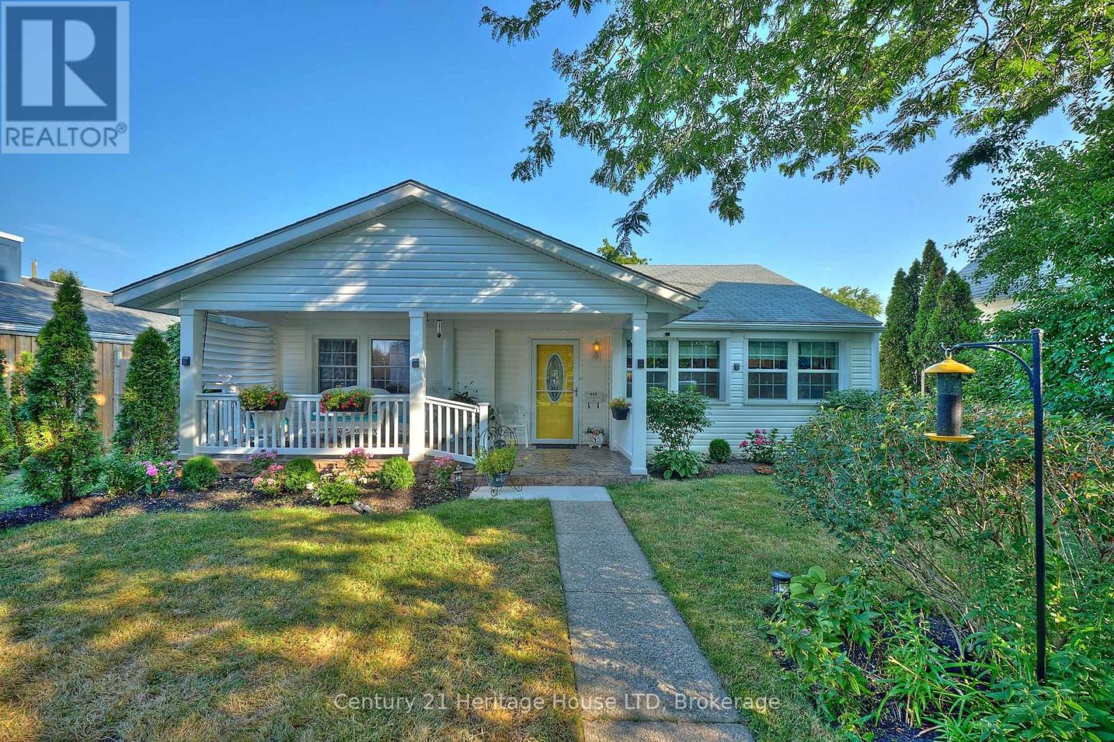 662 Lakeshore Rd W, Fort Erie, ON L2A 1B9