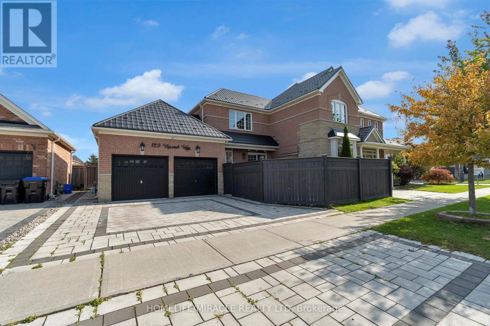 129 Vipond Way, Bradford West Gwillimbury, ON L3Z 2A5