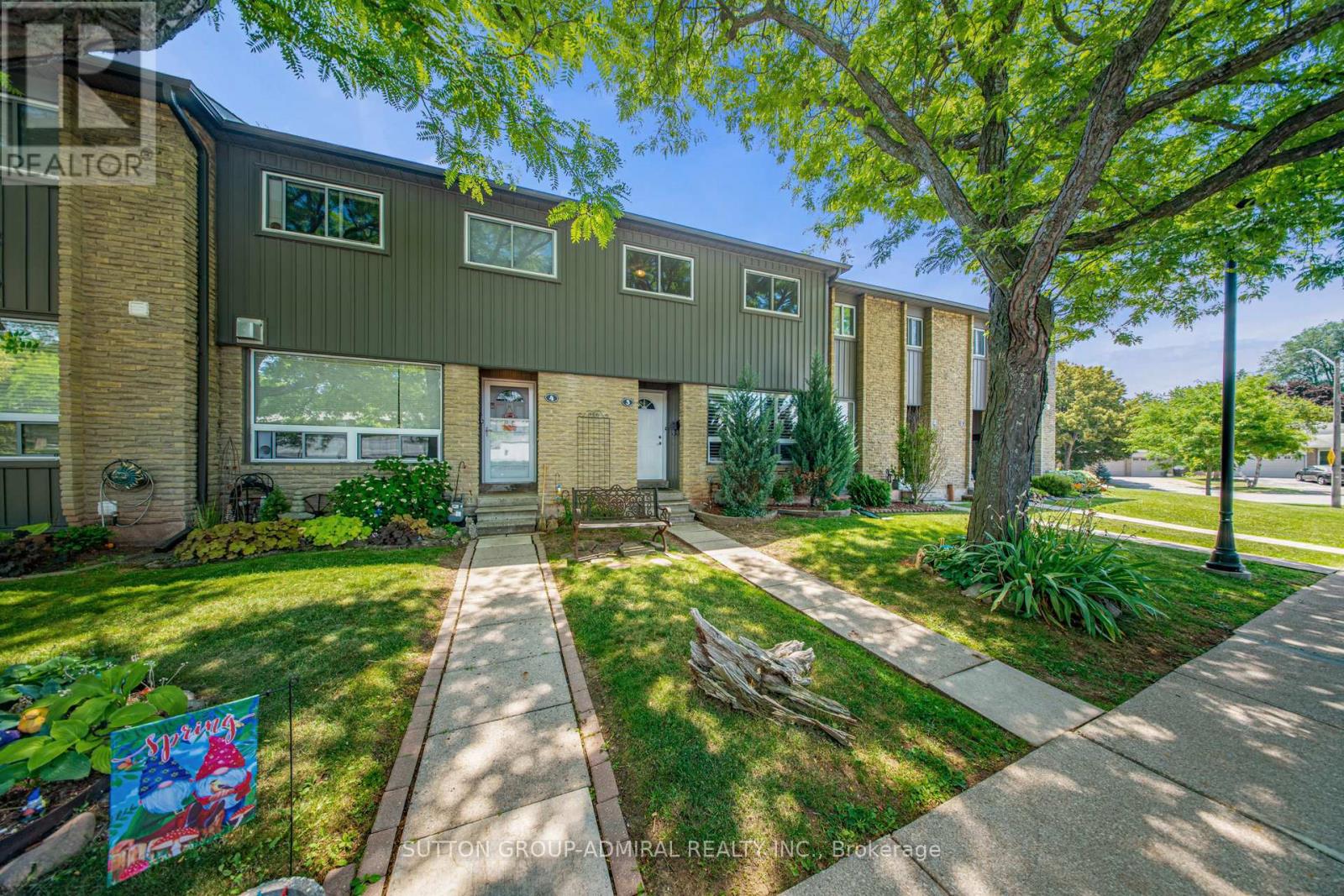 3 1517 Elm Rd, Oakville, ON L6H 1W3