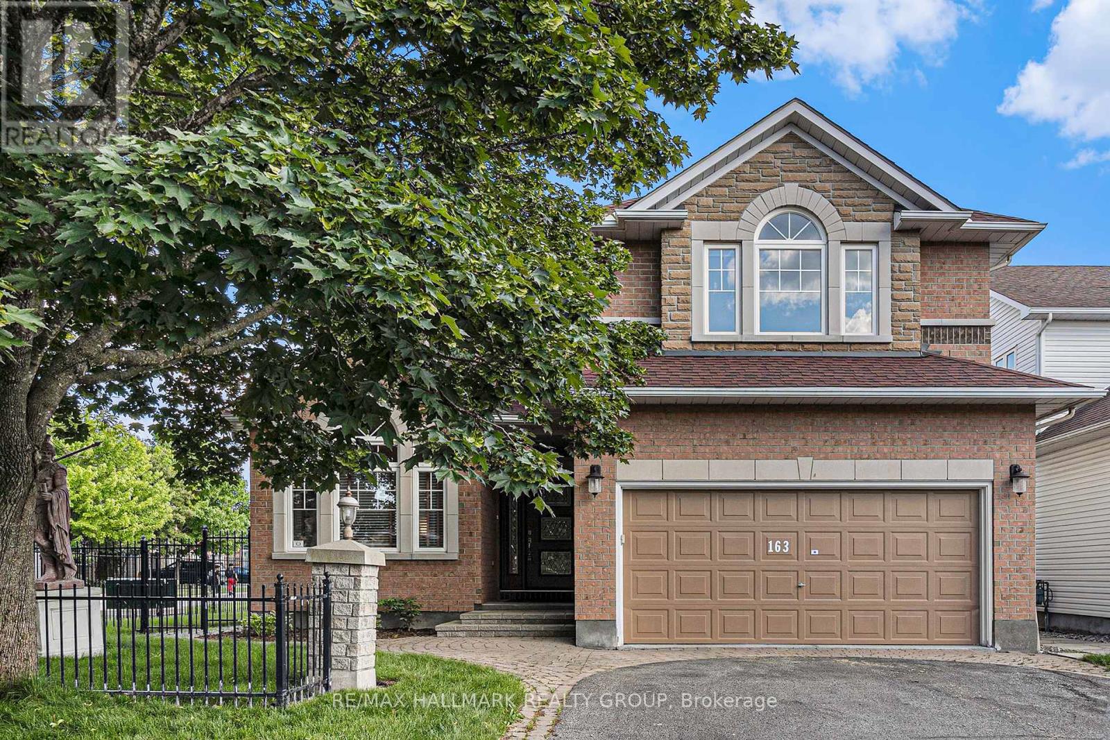 163 Yoho Dr, Ottawa, ON K2M 2V4
