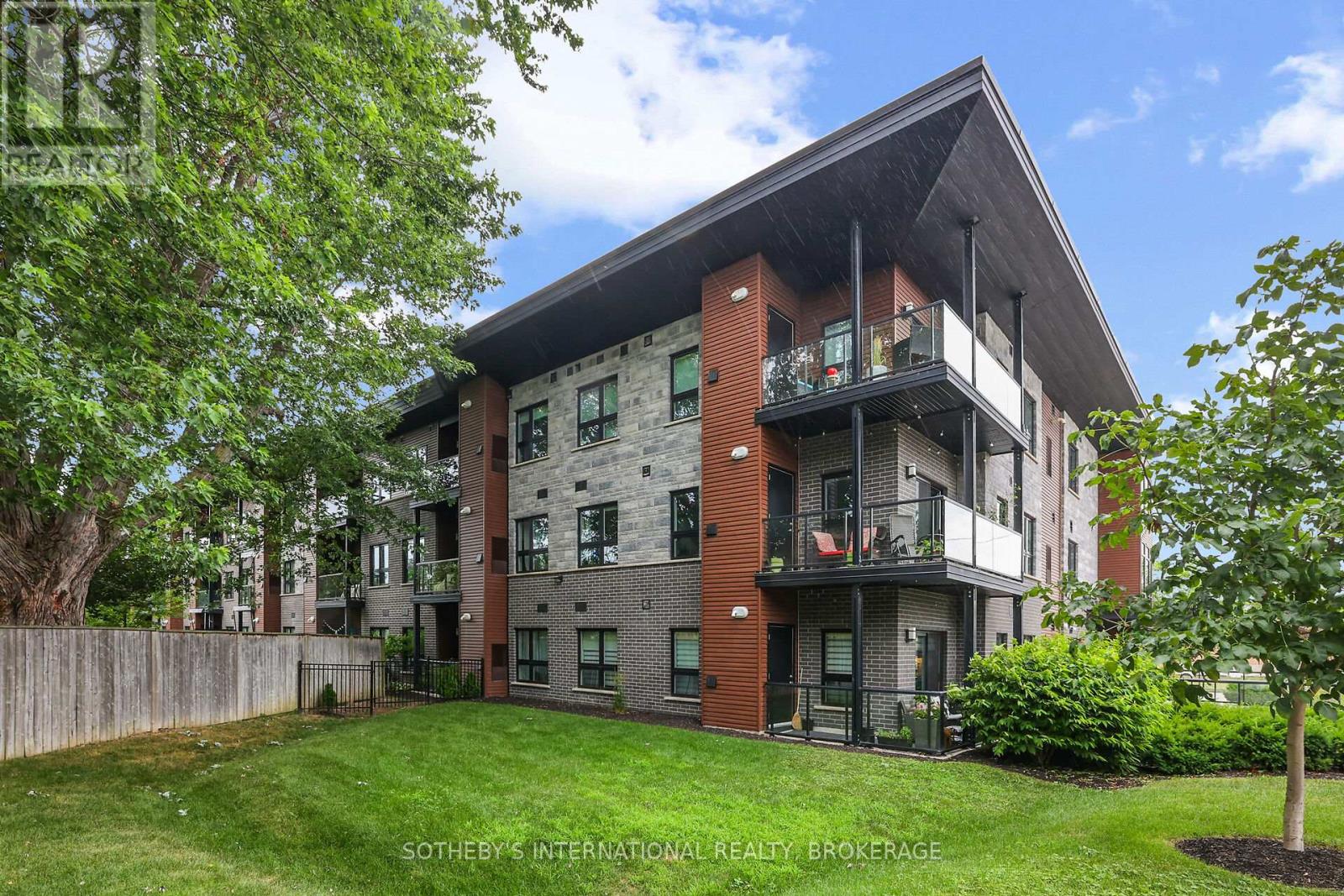 201 212 Lakeport Rd, St. Catharines, ON L2N 4R5