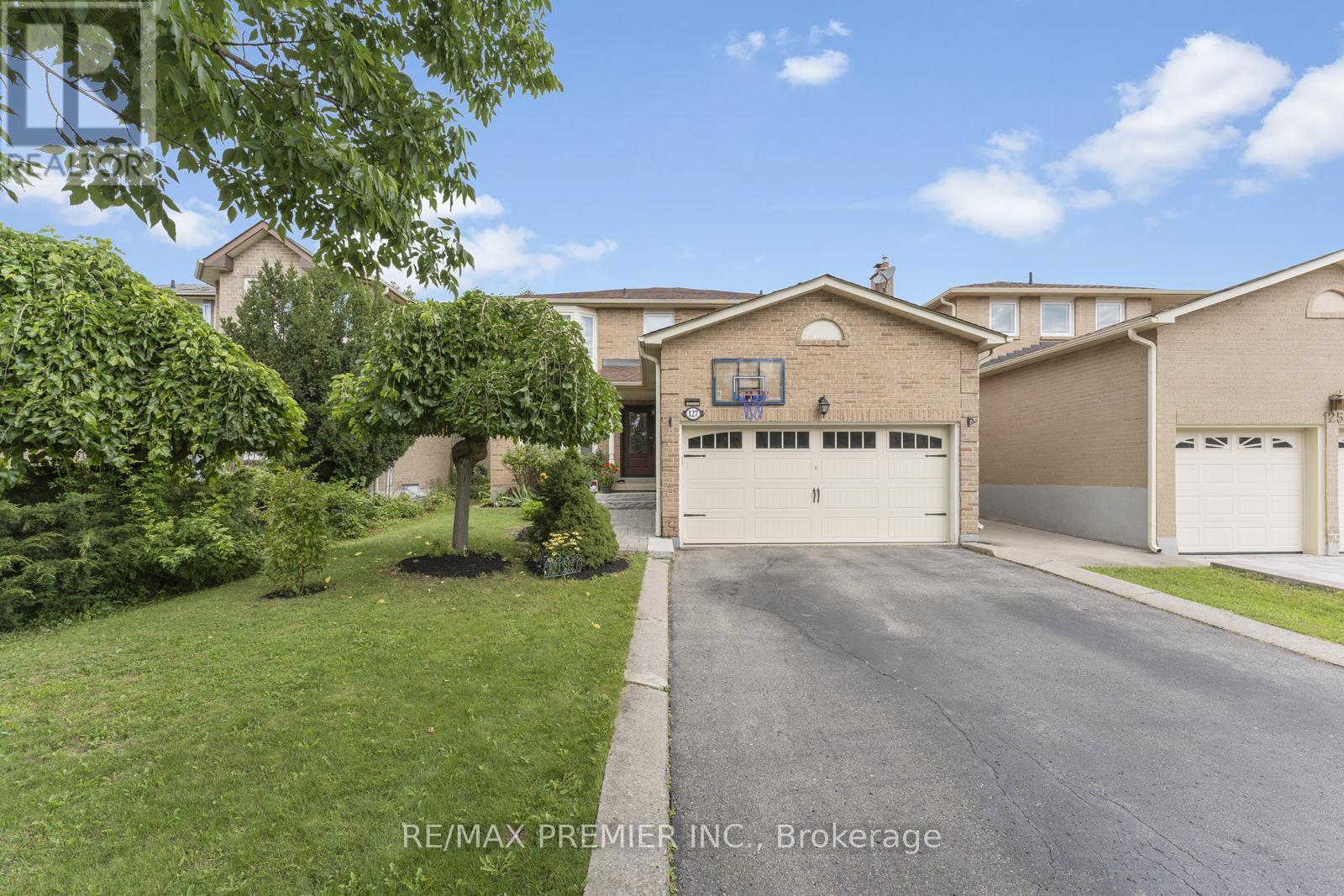 127 Oconnor Cres, Richmond Hill, ON L4C 7R7