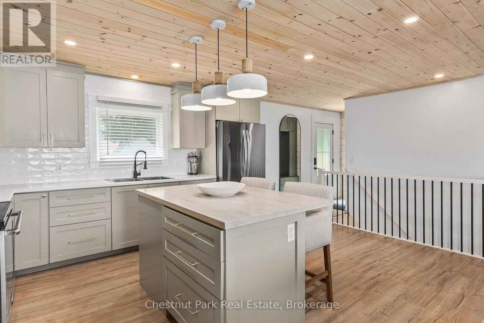 179 Rowanwood Rd, Huntsville, ON P0B 1M0