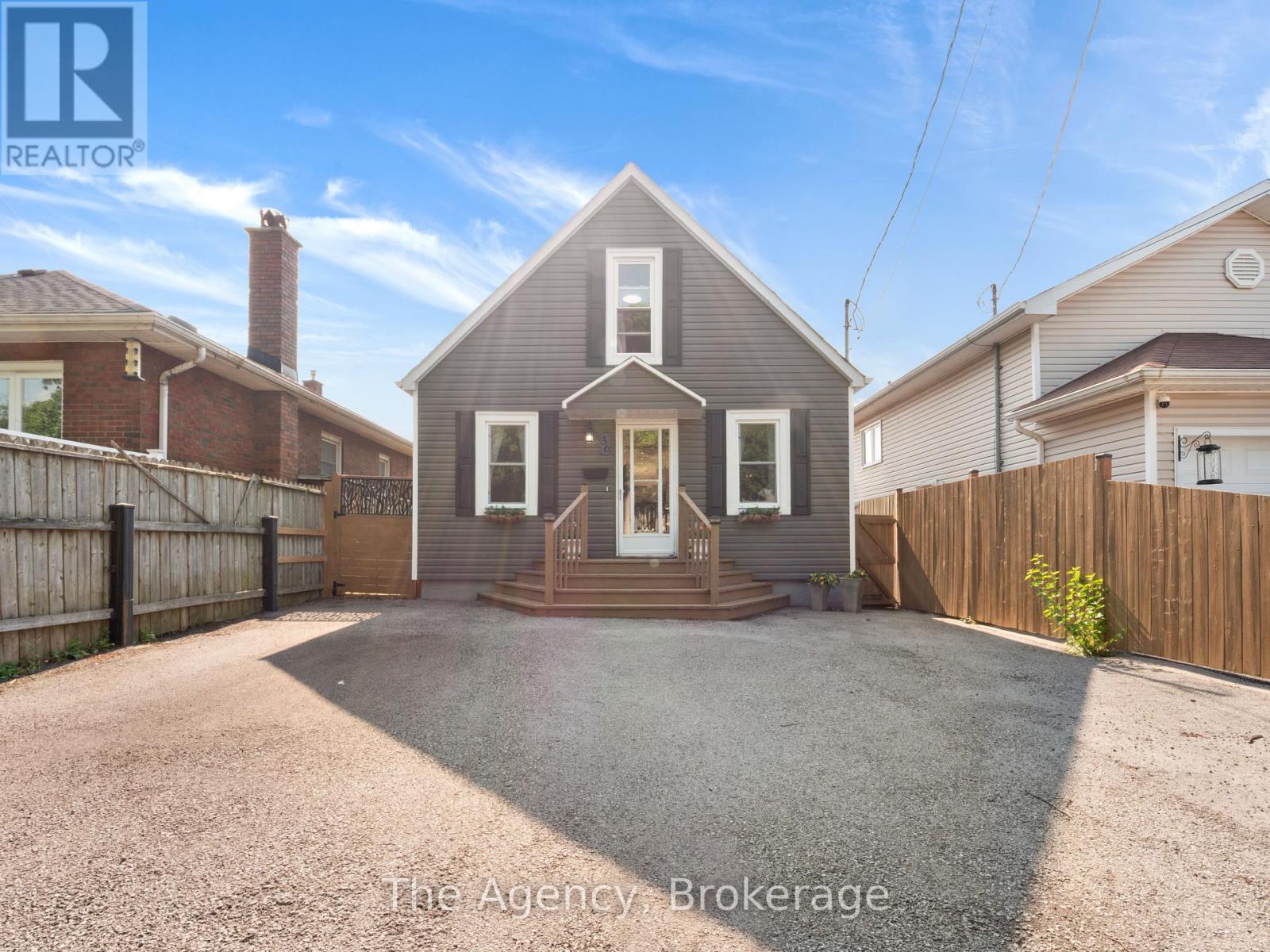 36 Afton Ave, Welland, ON L3B 1V5