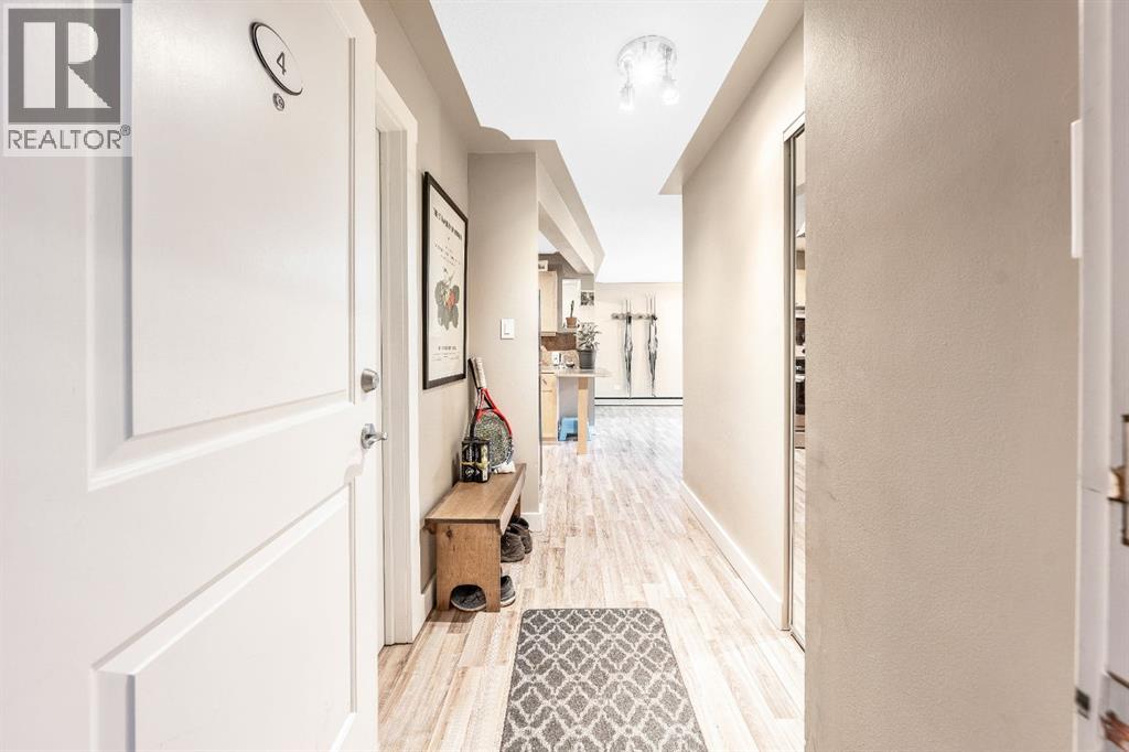 310 22 Avenue Sw Unit 4, Calgary, AB T2S 0H4