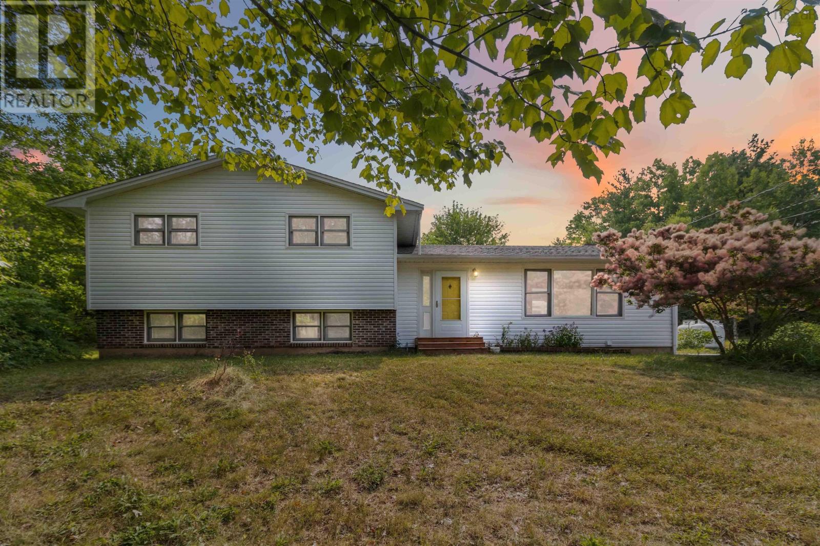 1097 Bog Rd, Falmouth, NS B0P 1P0