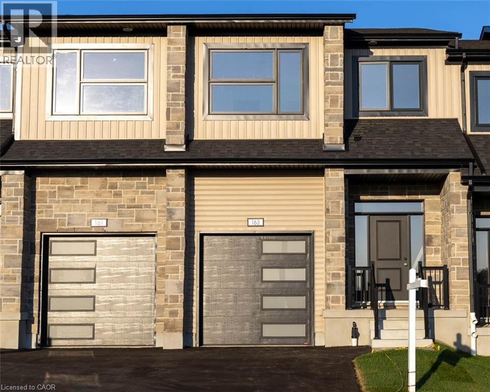 163 Dunnigan Dr, Kitchener, ON N2B 0B1