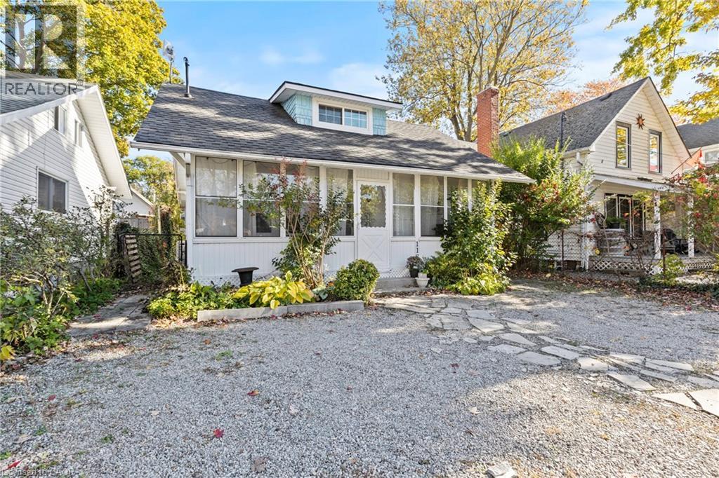 118 Lincoln Rd E, Fort Erie, ON L0S 1B0