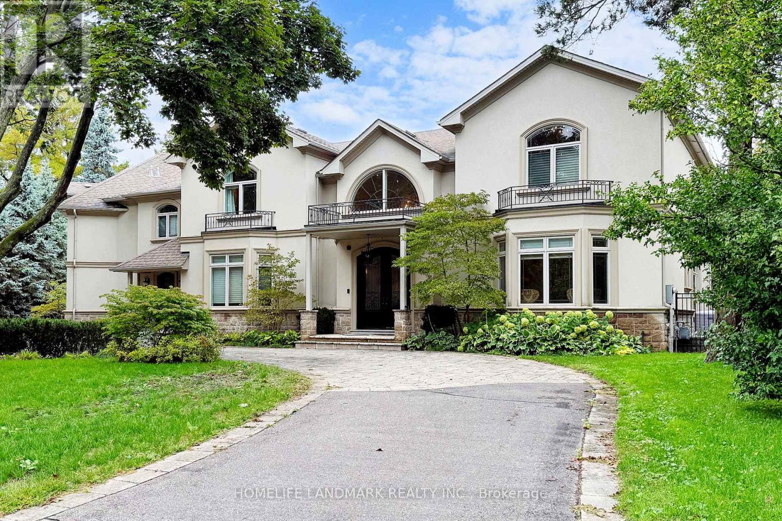 205 Tilford Rd, Oakville, ON L6L 4Z2